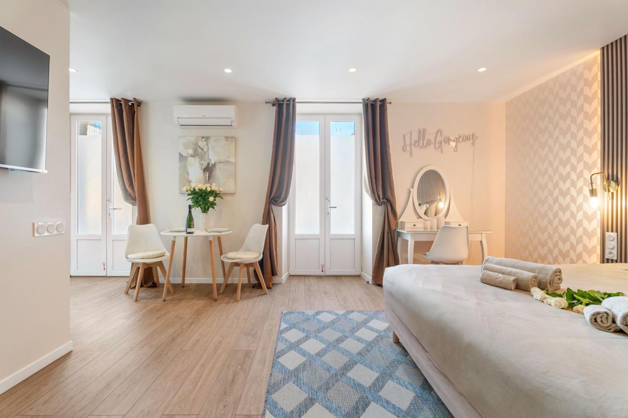 Nice Renting - Love Room Massena - Luxe Room - Jacuzzi - Terrace - King Bed - Ac Exterior foto